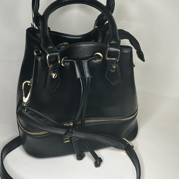 la terre Handbags - La terre faux  leather like black handbag